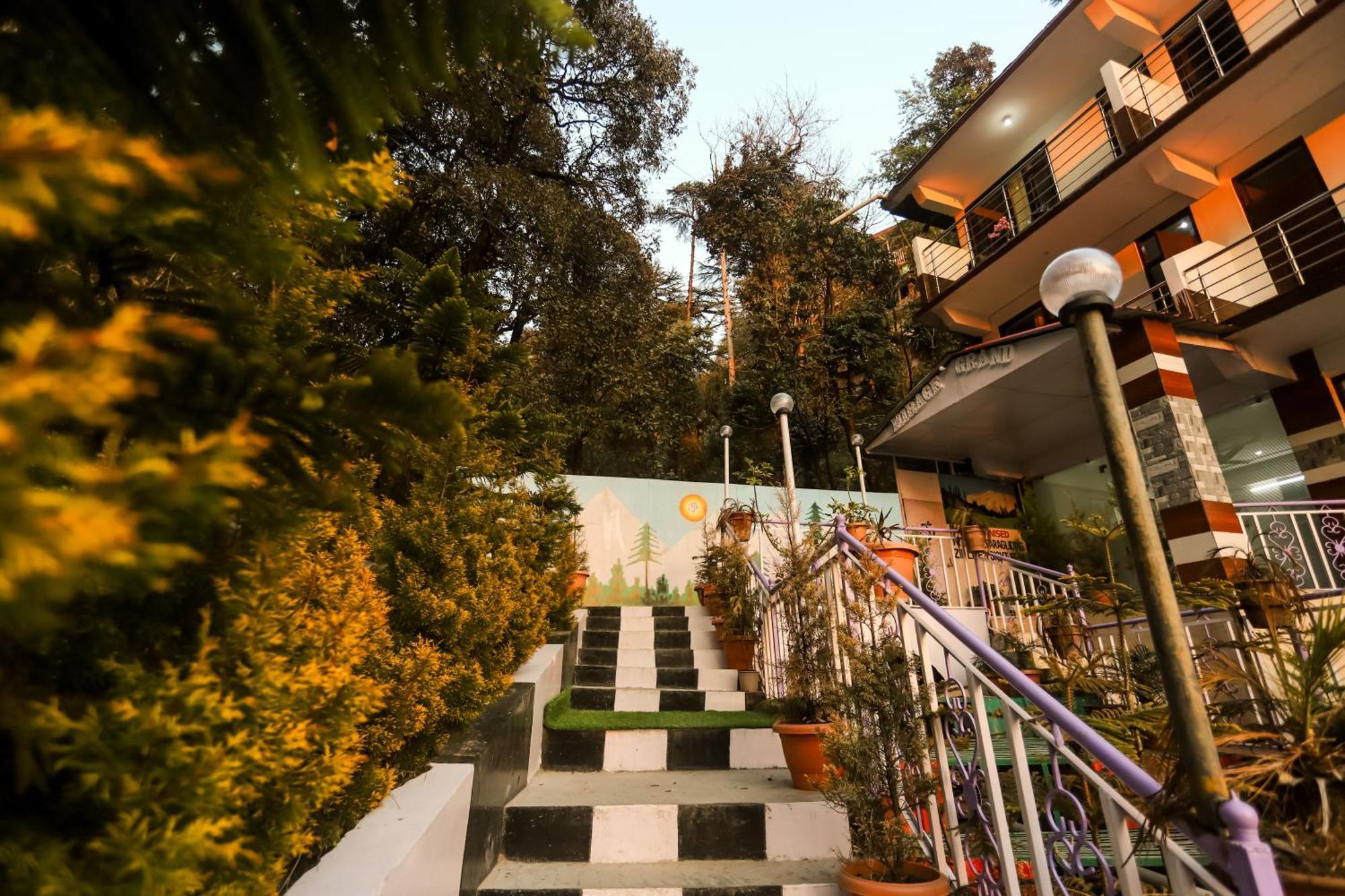 Hotel Mirage Grand McLeod Ganj Exterior foto